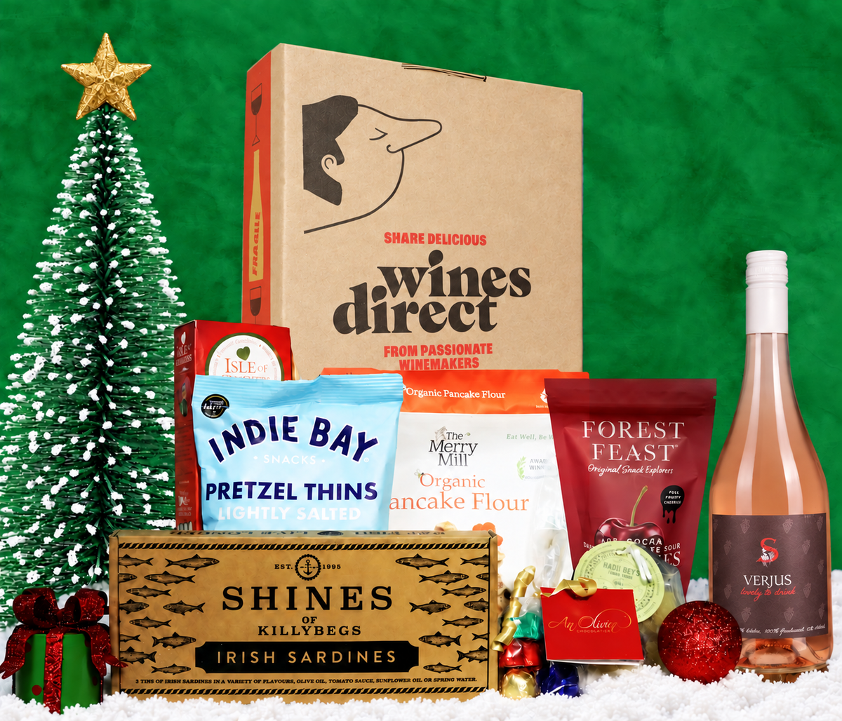 Non-alcoholic Christmas hamper with festive treats and Steininger sparkling Muskateller